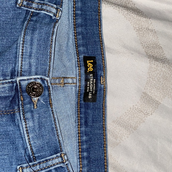 Cute jeans. Mid rise. - Picture 5 of 5